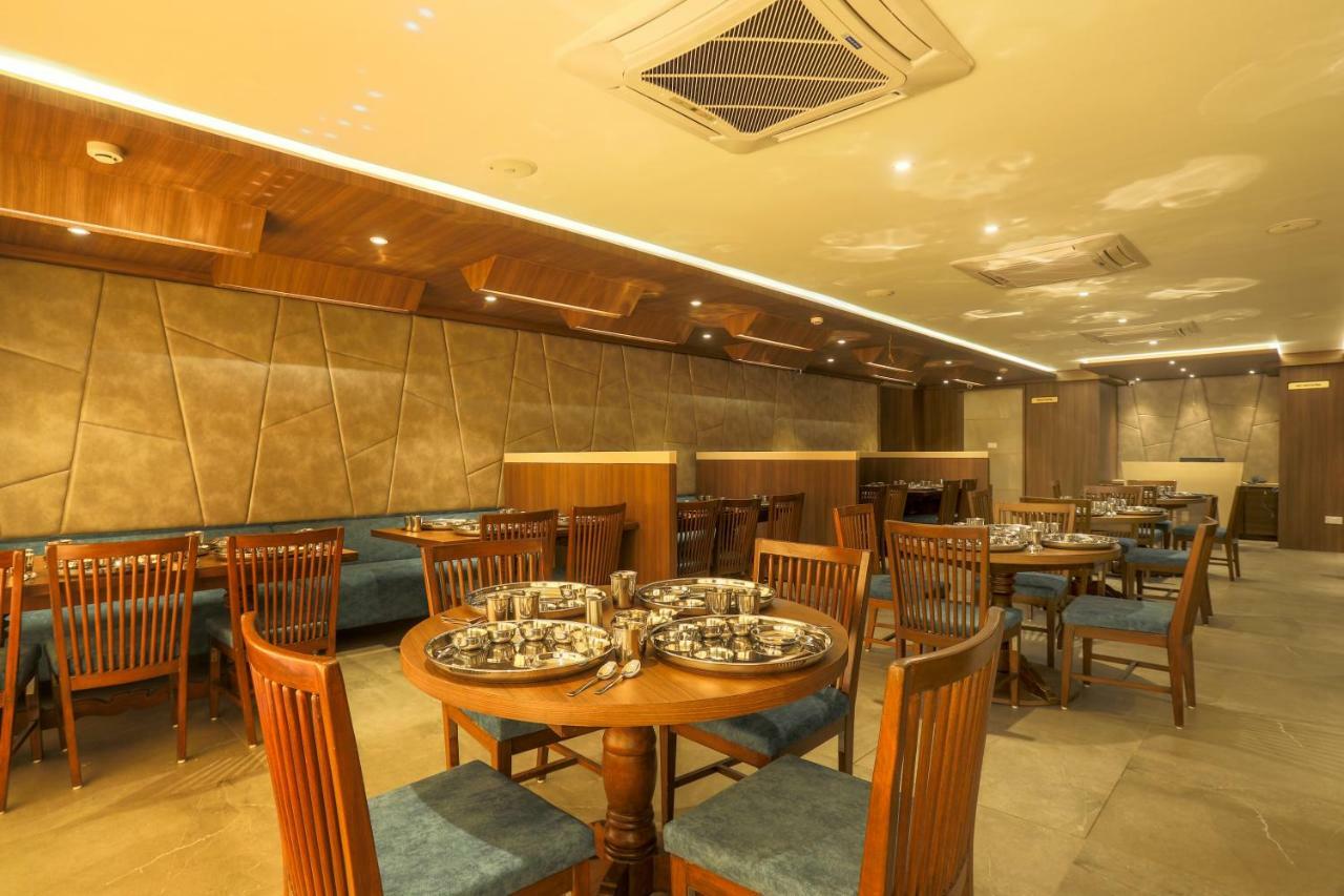 Hotel Kavery Раджкот Екстер'єр фото